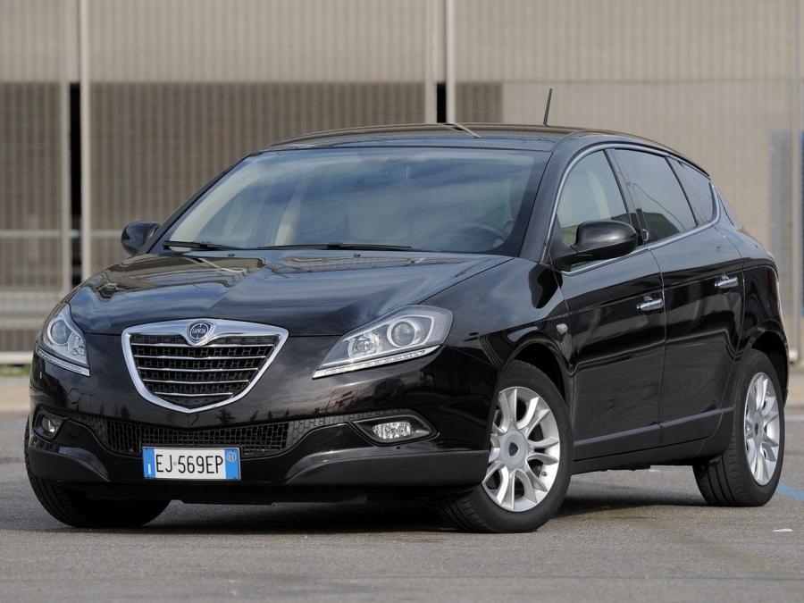  Lancia Delta 2011 года  (фото 12 из 19)